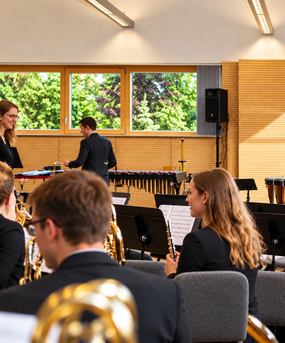 KI-bearbeitete Projektansicht: Gemeinsame Orchesterprobe im Musikheim Guntersdorf